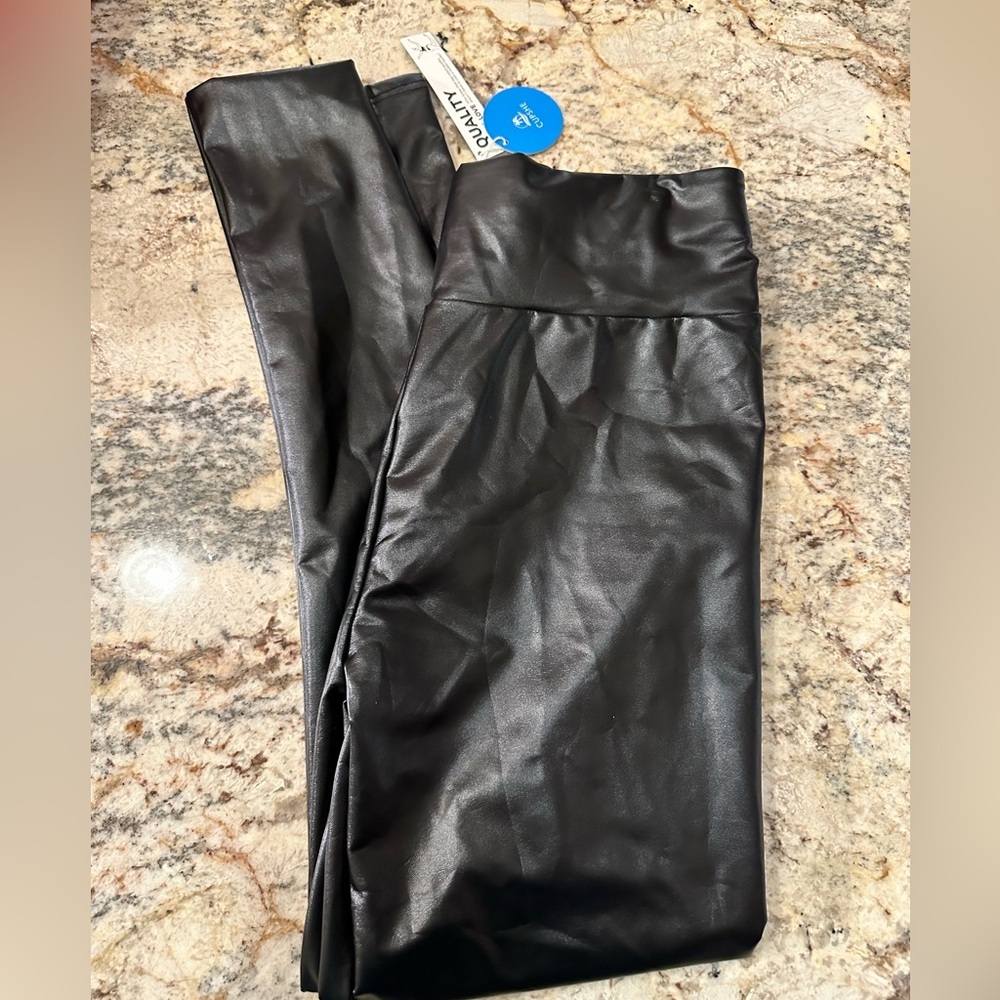Cupshe Faux Leather Leggings - Size Medium, 26” Inseam NWT - Picture 3 of 8
